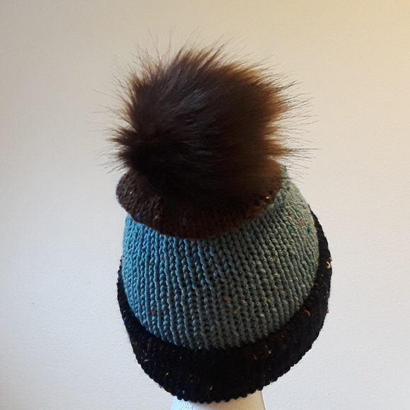 handmade muti color pom pom beanie - Picture 5 of 5